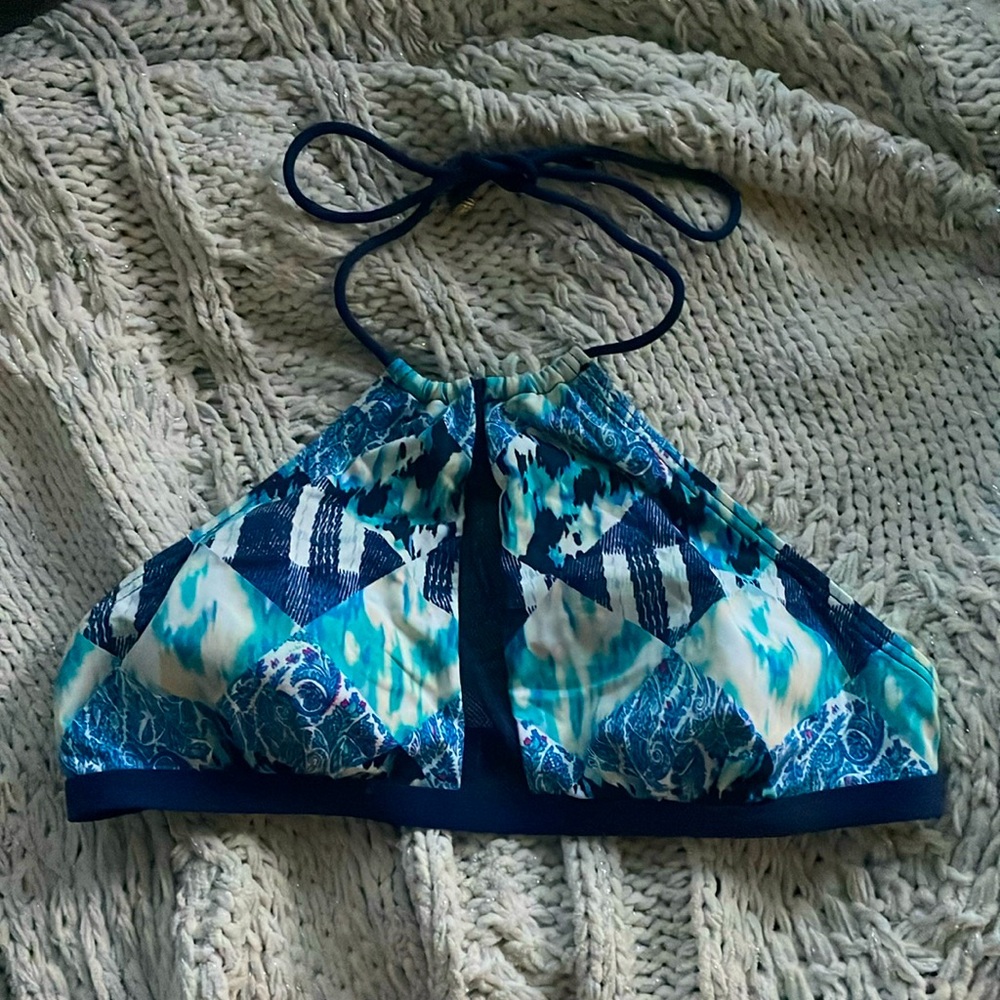 Juniors bikini top